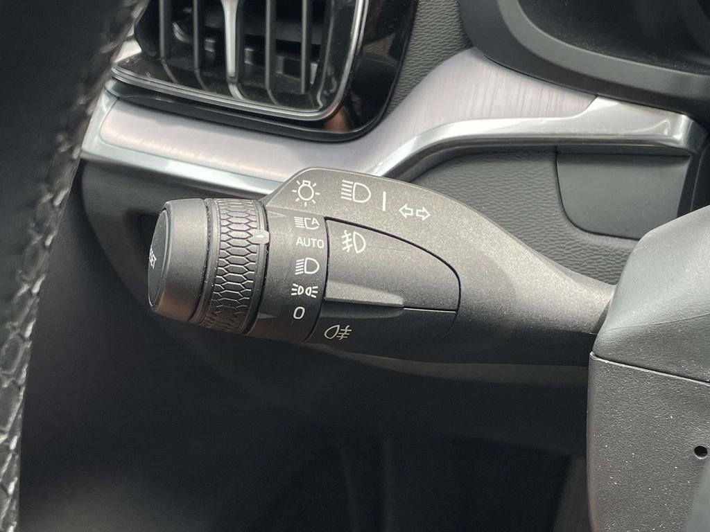 Used 2024 Volvo S60 B5 Core AWD/4WD image 12