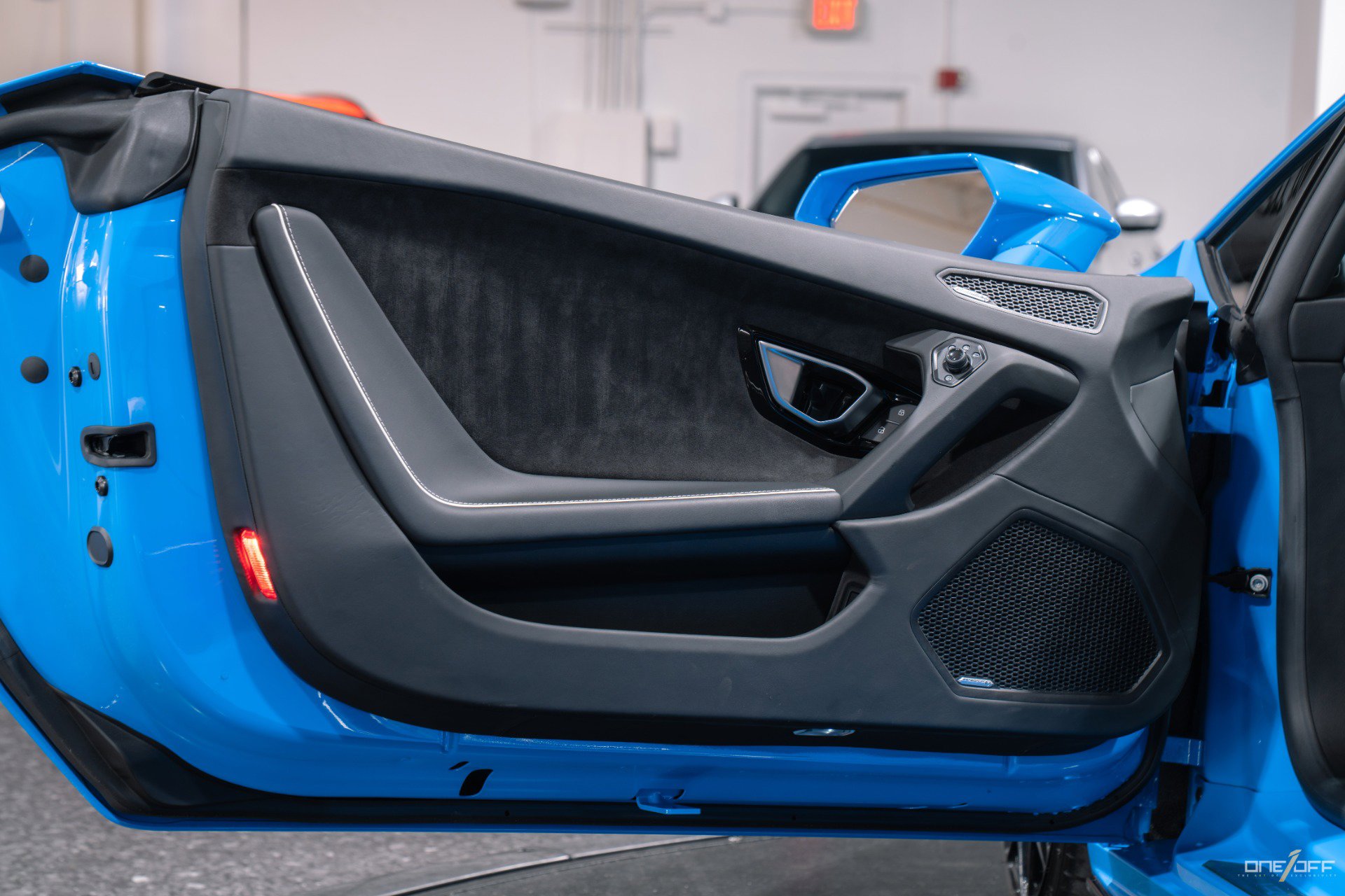 Used 2021 Lamborghini Huracan EVO image 24