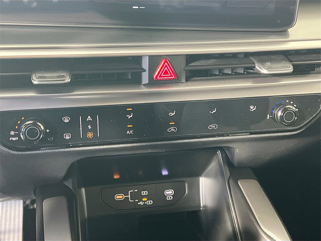 Certified 2024 Kia Sorento LX image 15
