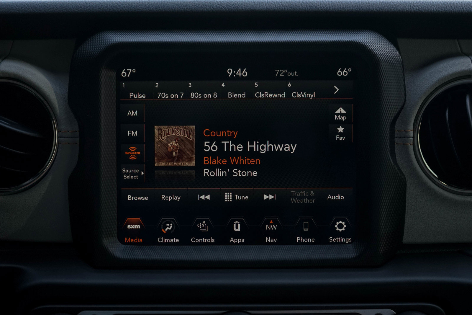Used 2022 Jeep Wrangler Unlimited Sahara image 15