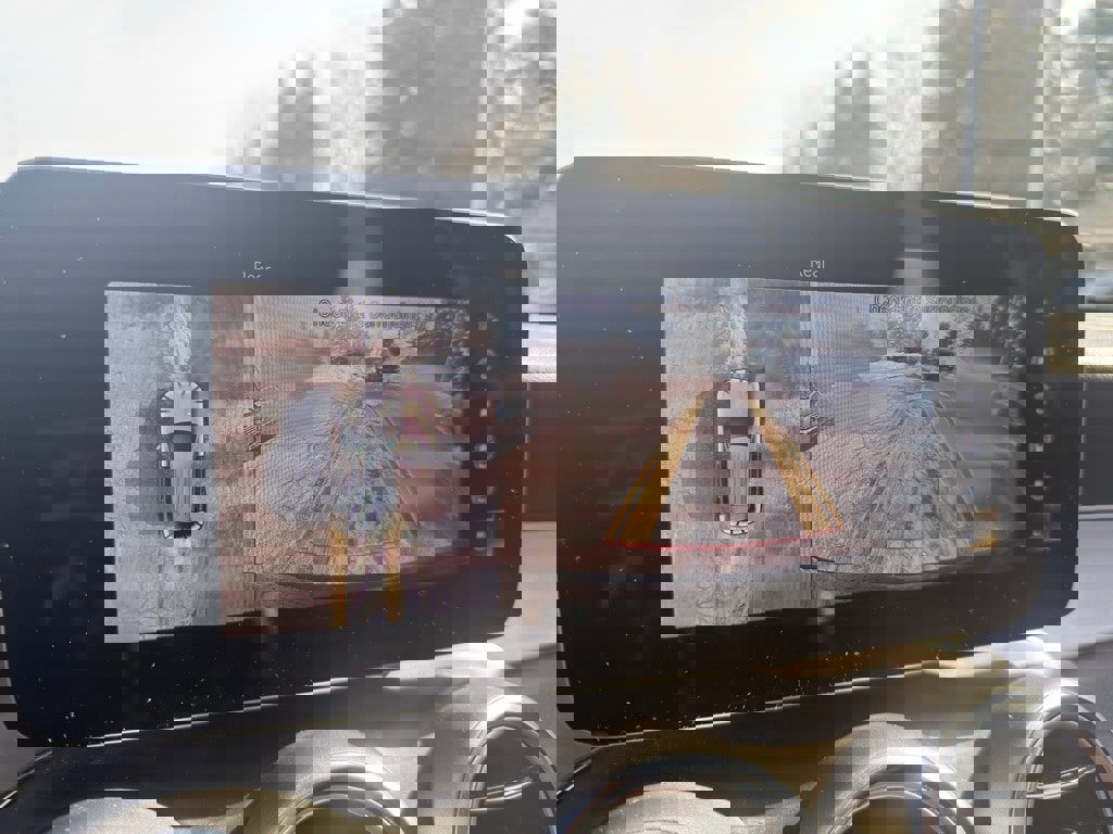 Used 2020 Mercedes-Benz GLC 300 4MATIC image 25