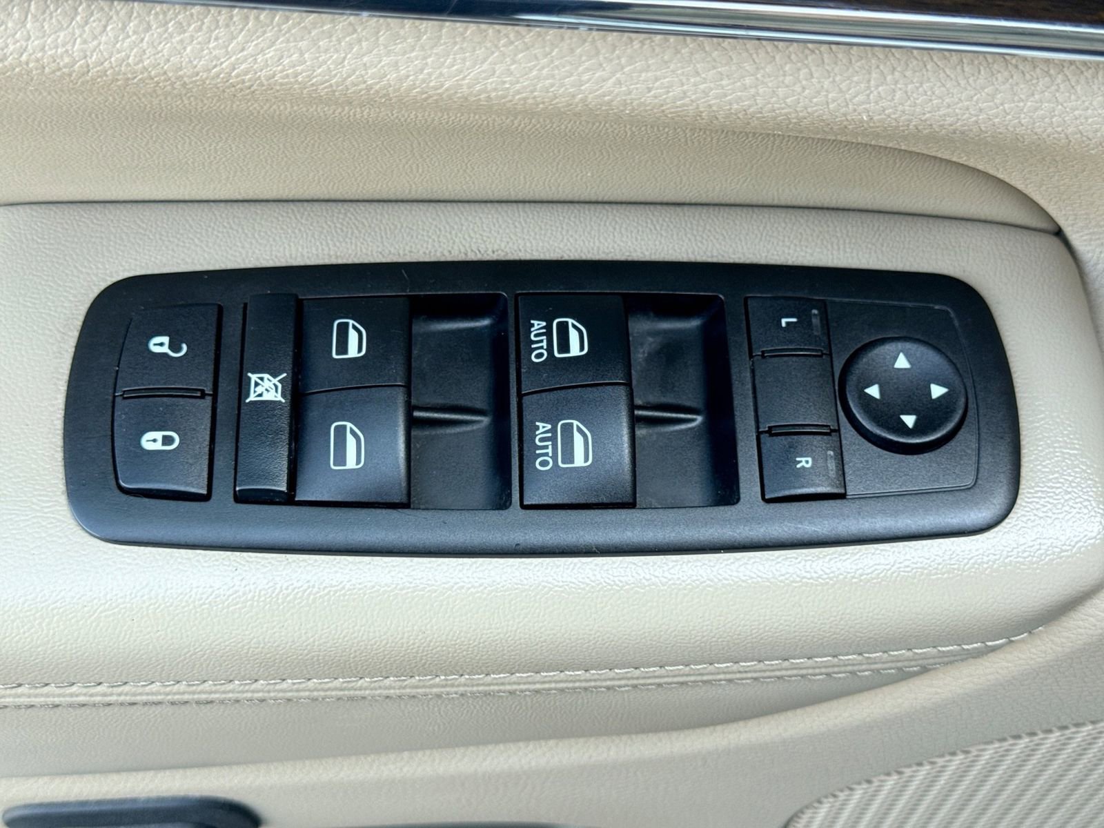 Used 2015 Jeep Grand Cherokee Limited AWD/4WD image 18