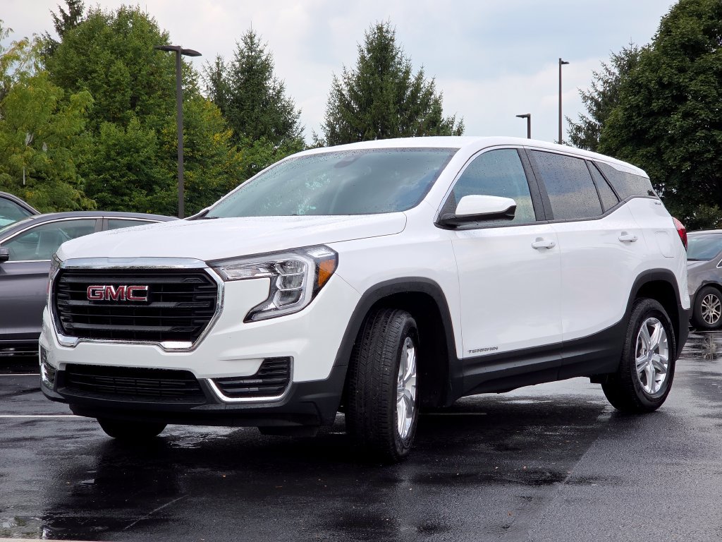 Used 2023 GMC Terrain SLE FWD image 16