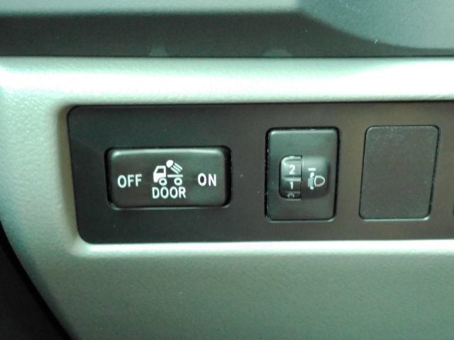 Used 2013 Toyota Tundra 2WD Double Cab image 30