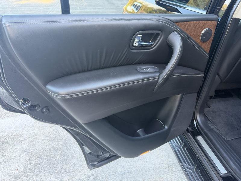 Used 2017 INFINITI QX80 4WD w/ All Season Package image 18