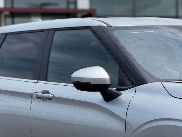 New 2025 Mitsubishi Outlander AWD image 4