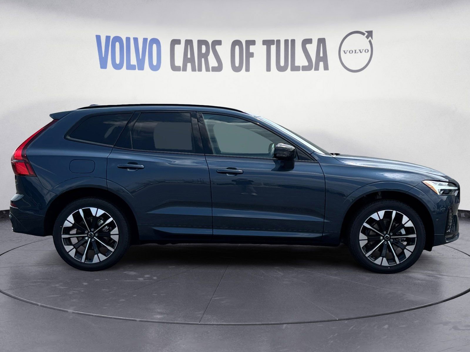 New 2026 Volvo XC60 B5 Plus w/ Protection Package Premier image 6