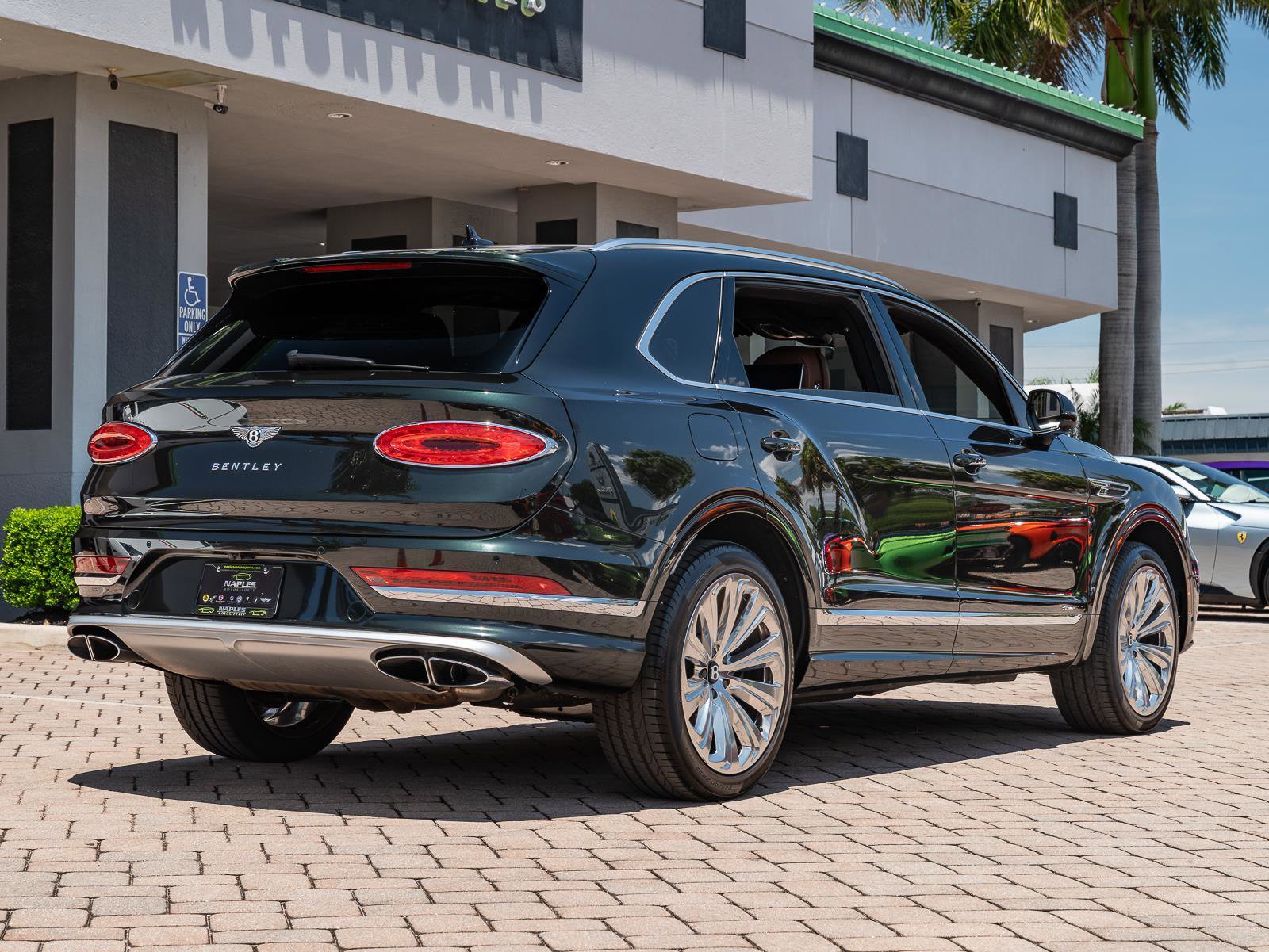 Used 2023 Bentley Bentayga Extended Wheelbase AWD/4WD image 45