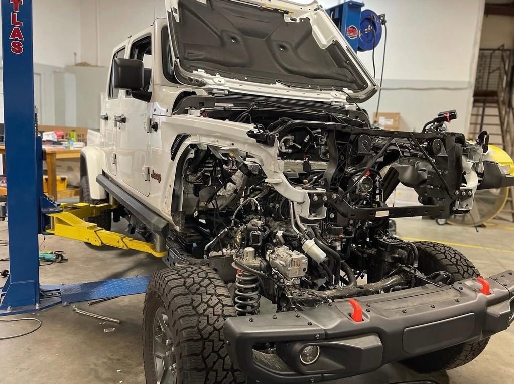 Used 2021 Jeep Gladiator Mojave AWD/4WD image 3