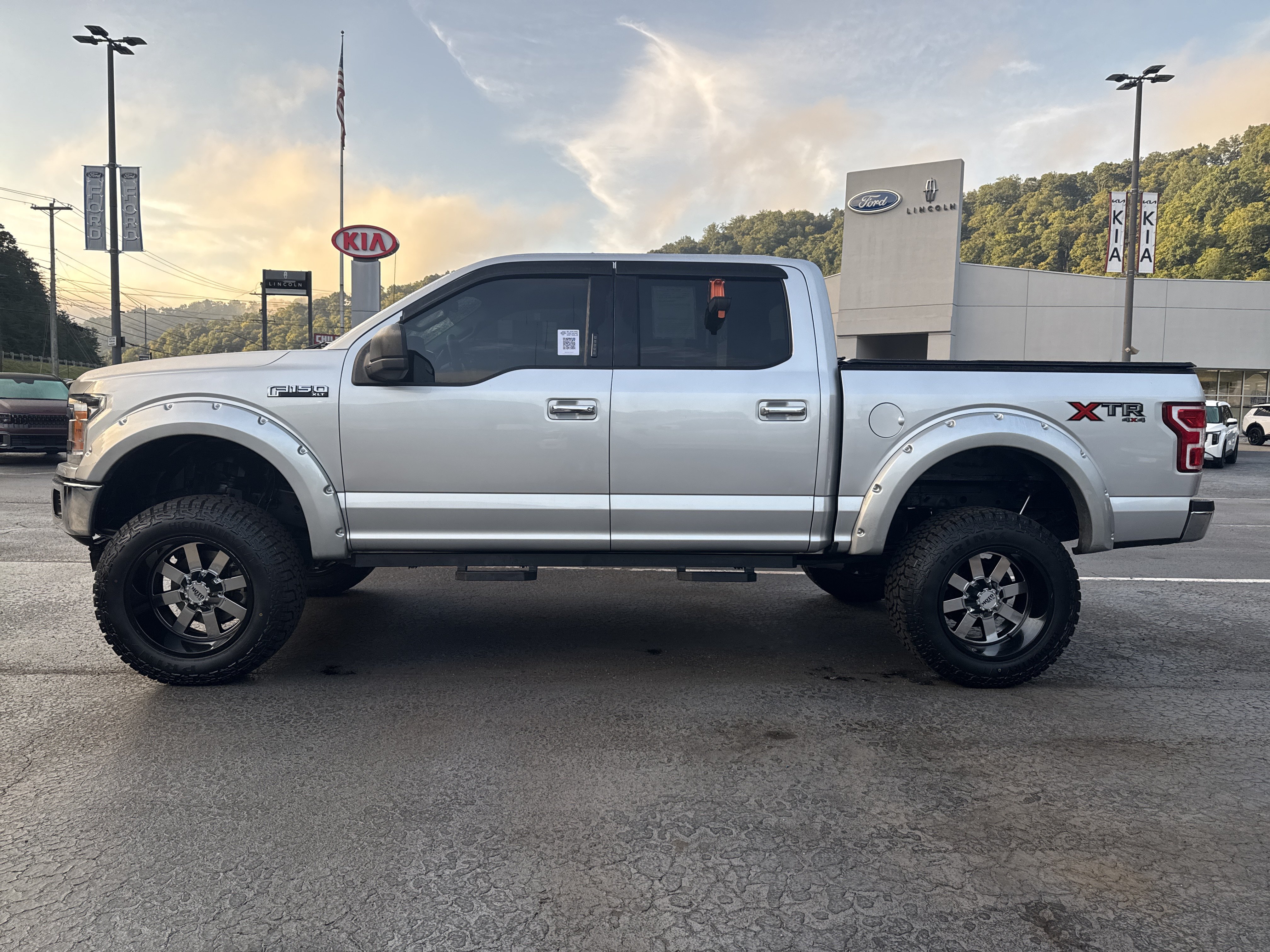 Used 2018 Ford F150 XLT w/ XTR Package AWD/4WD image 4