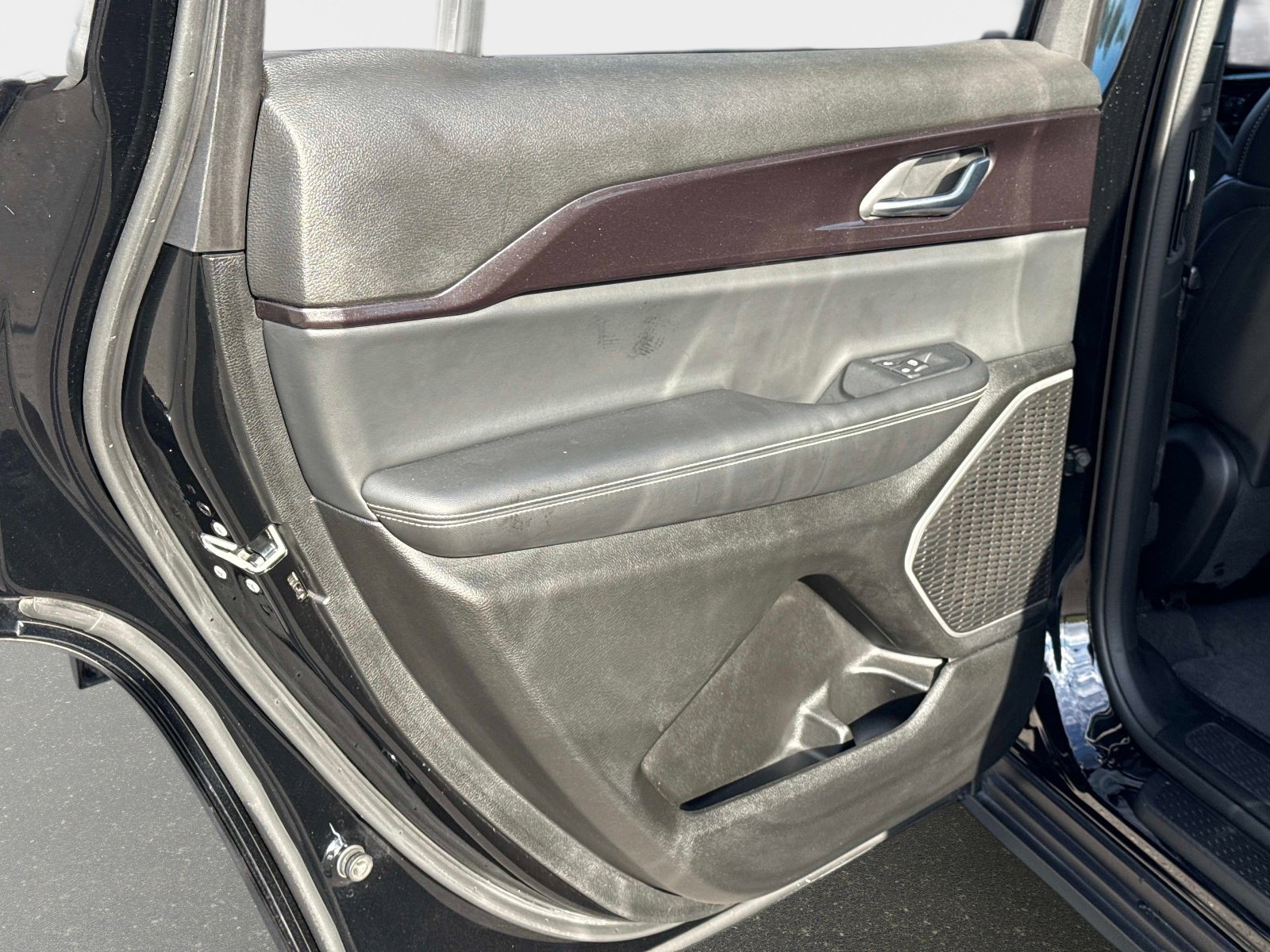 Used 2022 Jeep Grand Cherokee L Laredo image 14