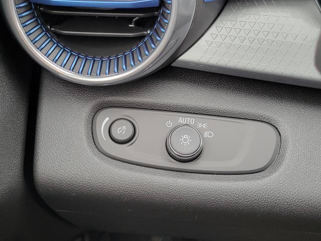 New 2026 Chevrolet Trax LT w/ Midnight Edition FWD image 14