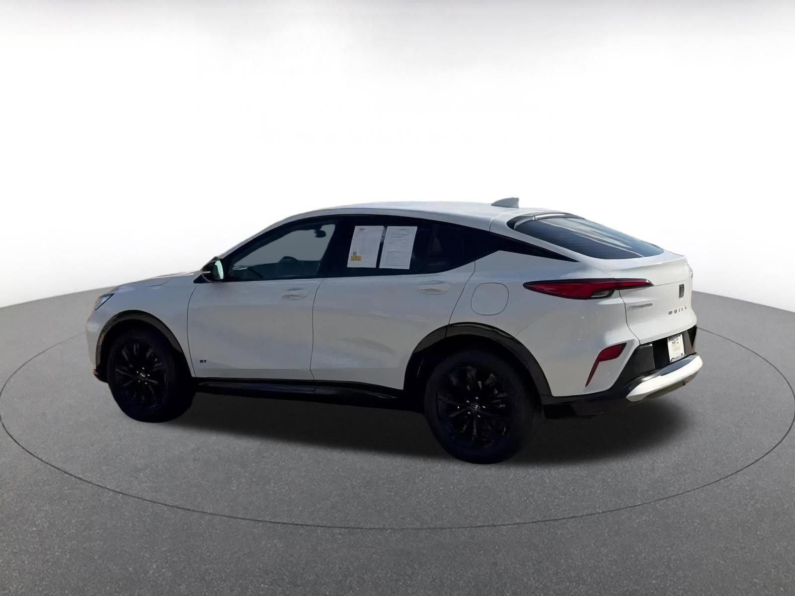 Used 2025 Buick Envista Sport Touring image 10