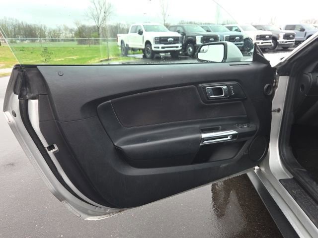 Used 2019 Ford Mustang Coupe image 17