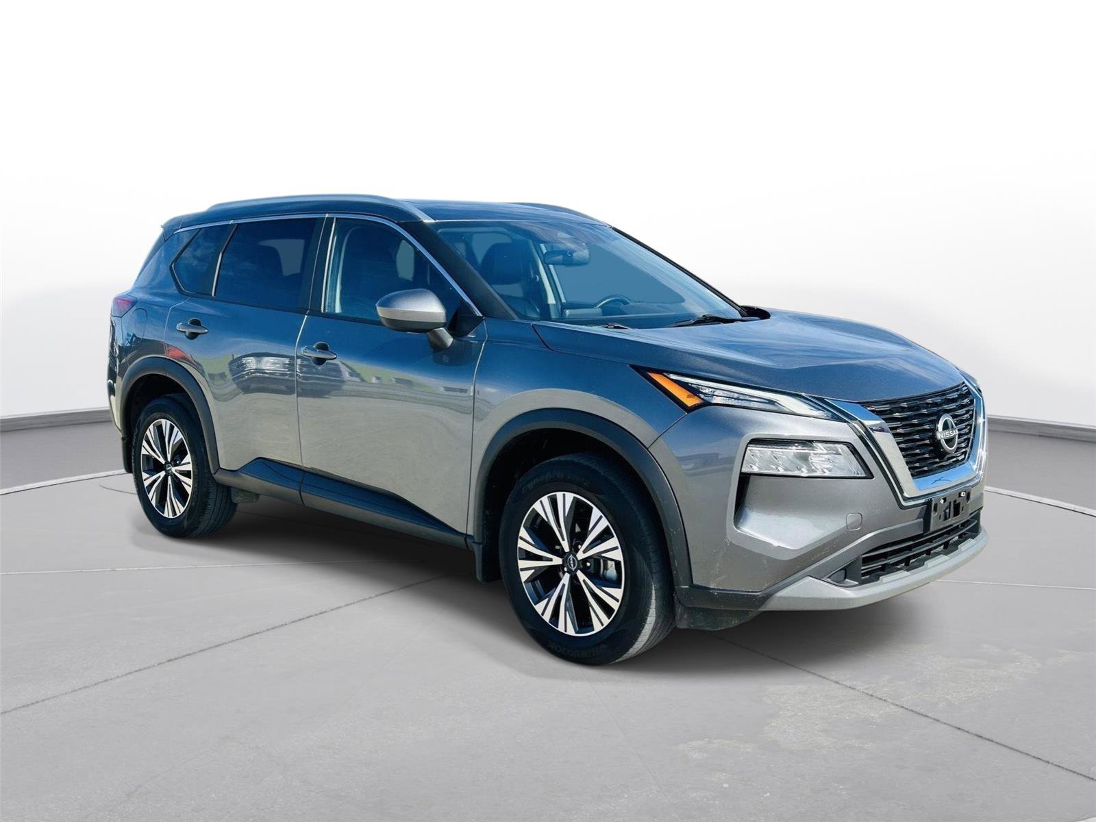 Used 2023 Nissan Rogue SV w/ SV Premium B Package image 2