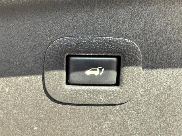 Used 2018 Nissan Armada Platinum w/ Captain Seat Package image 8