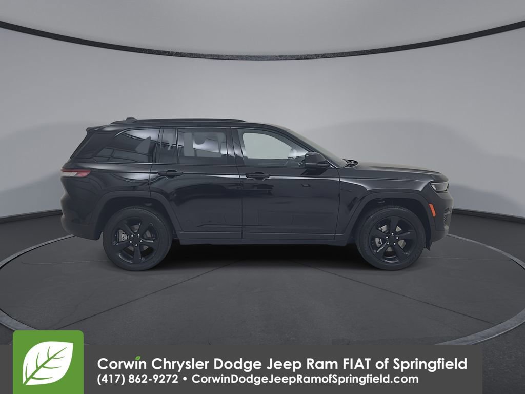 Used 2023 Jeep Grand Cherokee Altitude image 17
