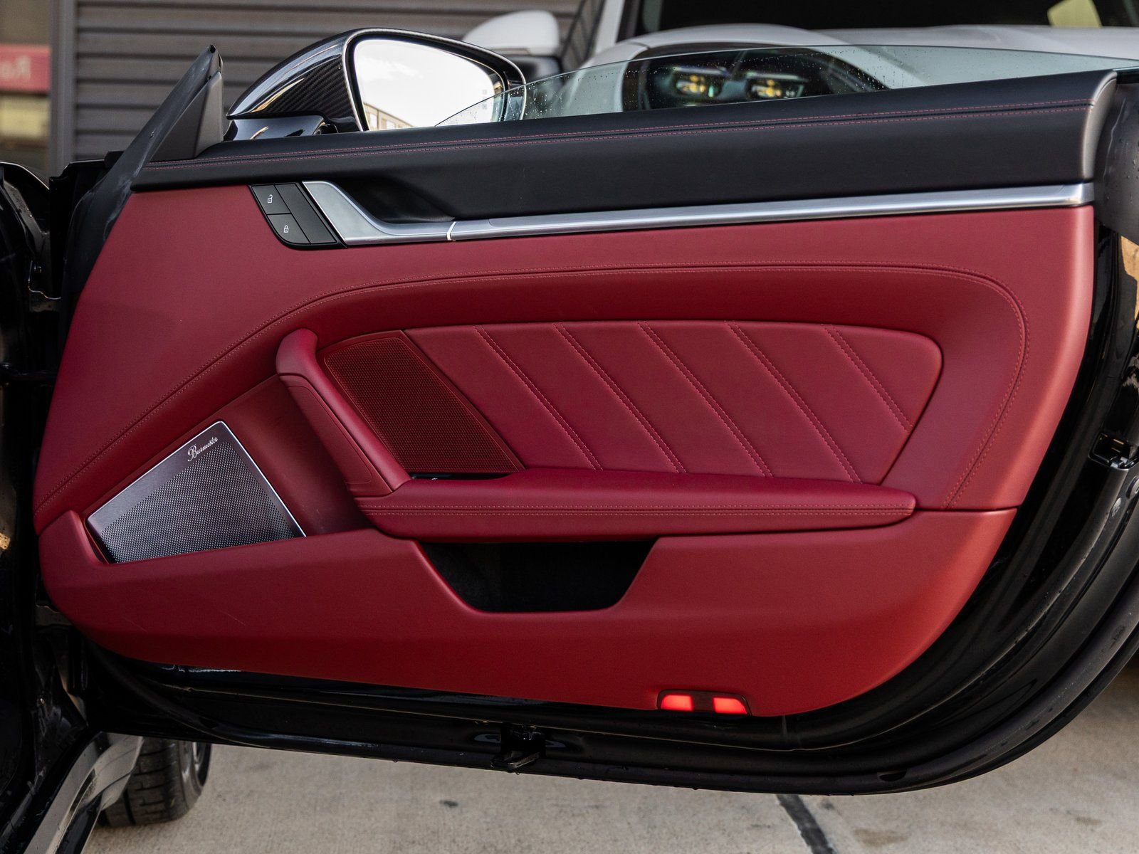 Used 2025 Porsche 911 Turbo S image 36