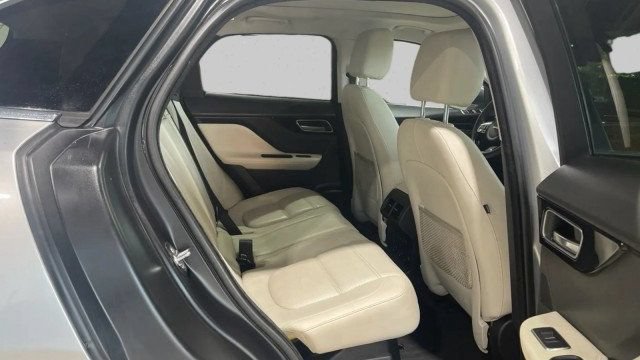 Used 2017 Jaguar F-PACE Prestige AWD/4WD image 18