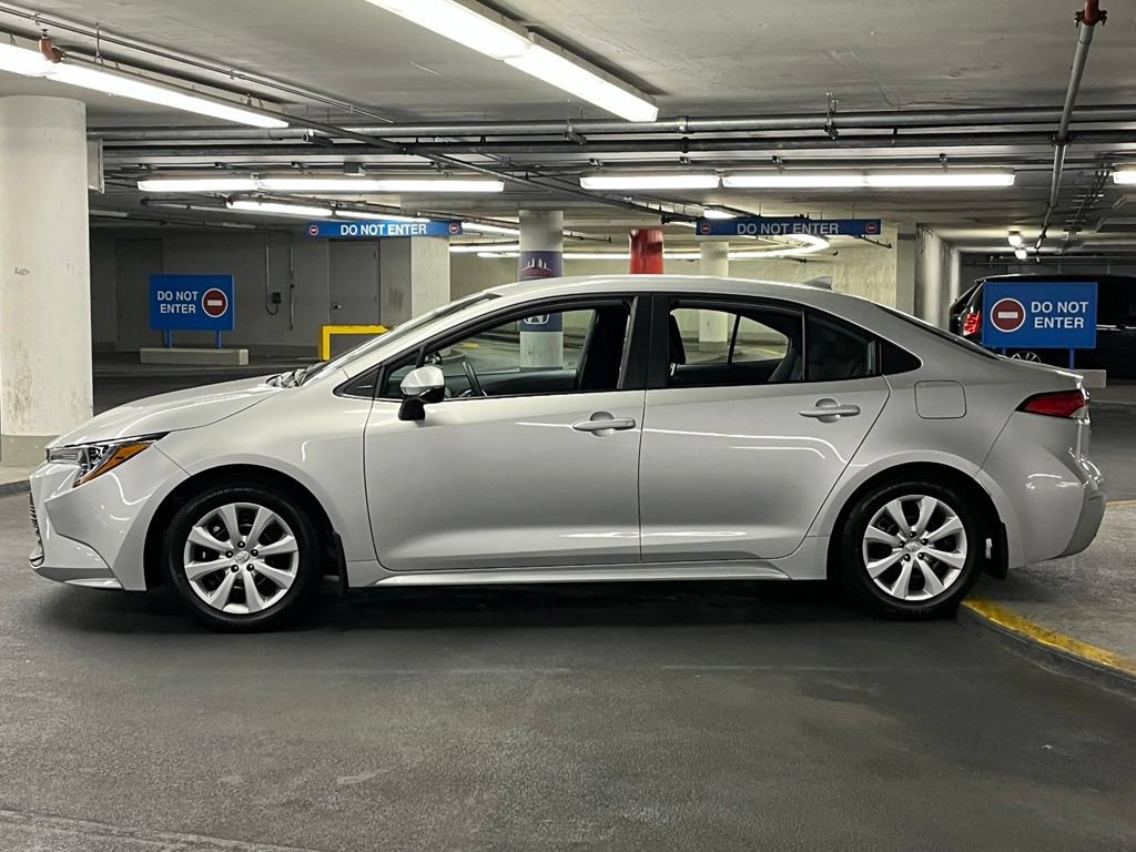 Used 2026 Toyota Corolla LE w/ Carpet Mat Package (TMS) FWD image 29