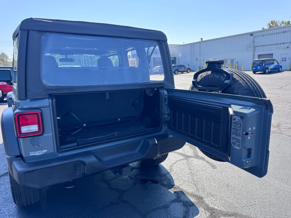 Used 2025 Jeep Wrangler Sport AWD/4WD image 34