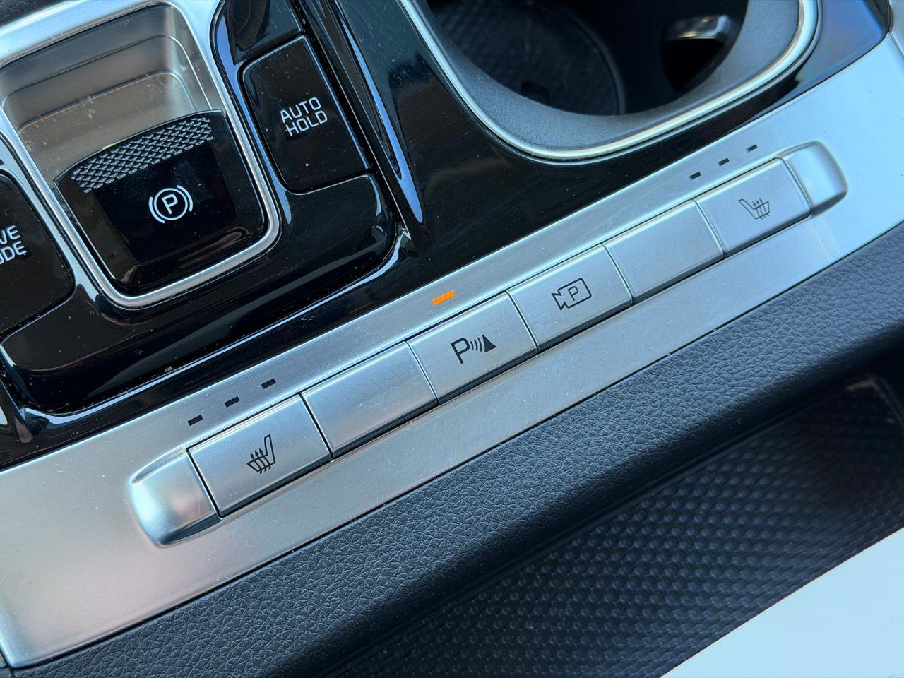 Used 2024 Kia Carnival EX image 49