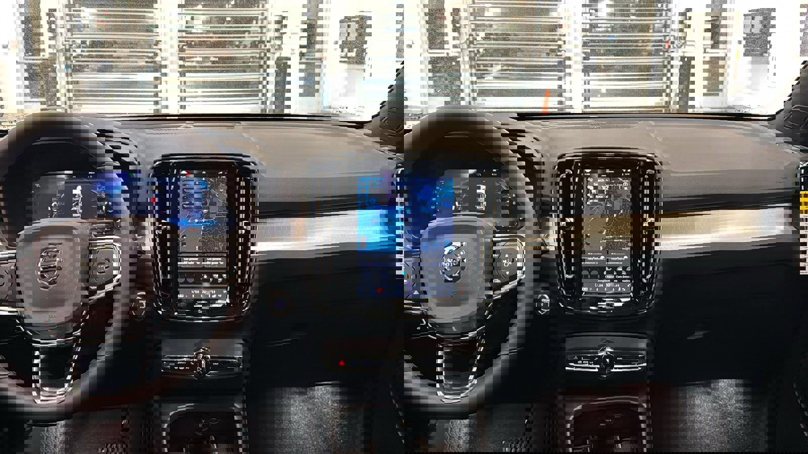 Used 2026 Volvo XC40 B5 Ultra w/ Protection Package Premier image 11