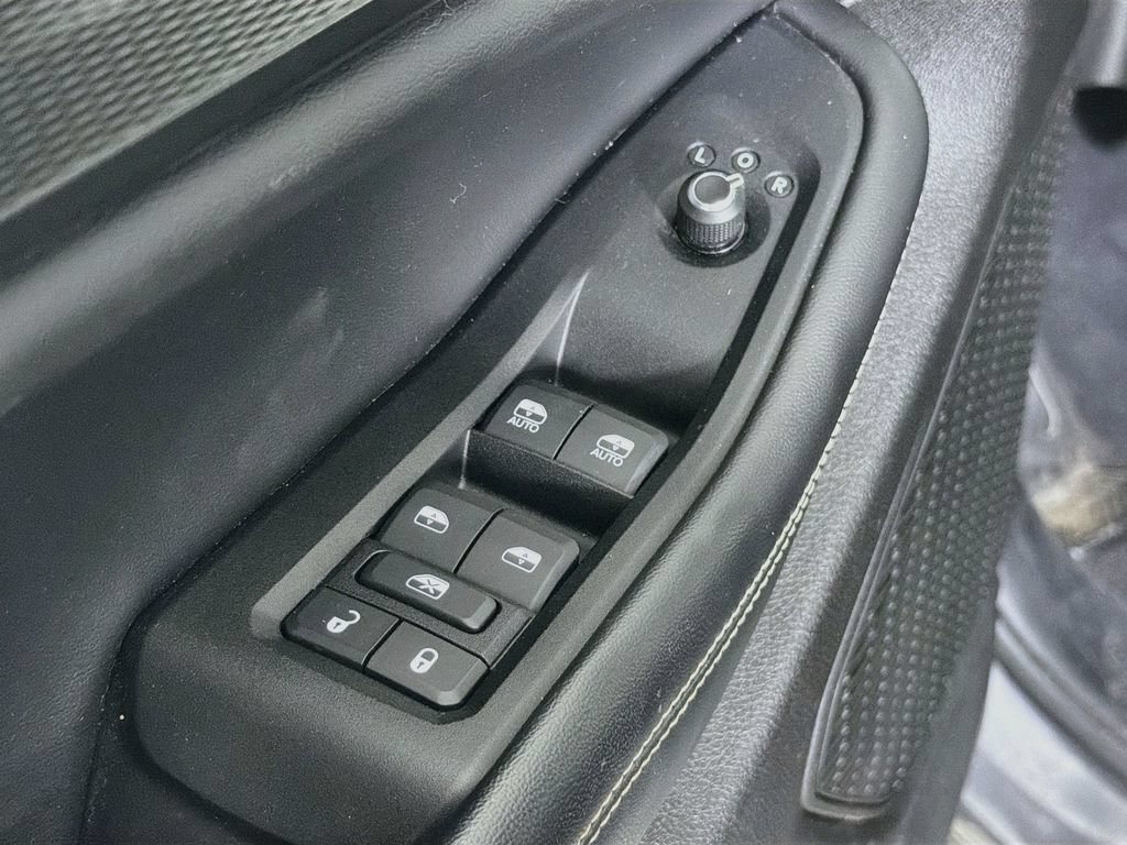 Used 2023 Jeep Grand Cherokee Laredo AWD/4WD image 21