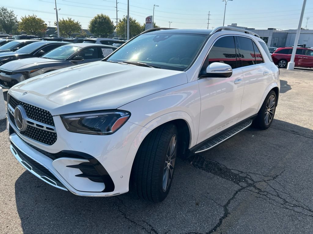 Used 2025 Mercedes-Benz GLE 450e 4MATIC image 4