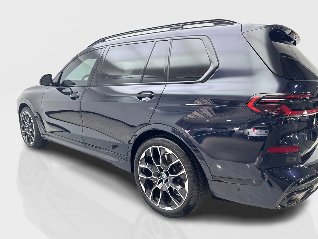 Used 2024 BMW X7 xDrive40i w/ M Sport Package AWD/4WD image 14