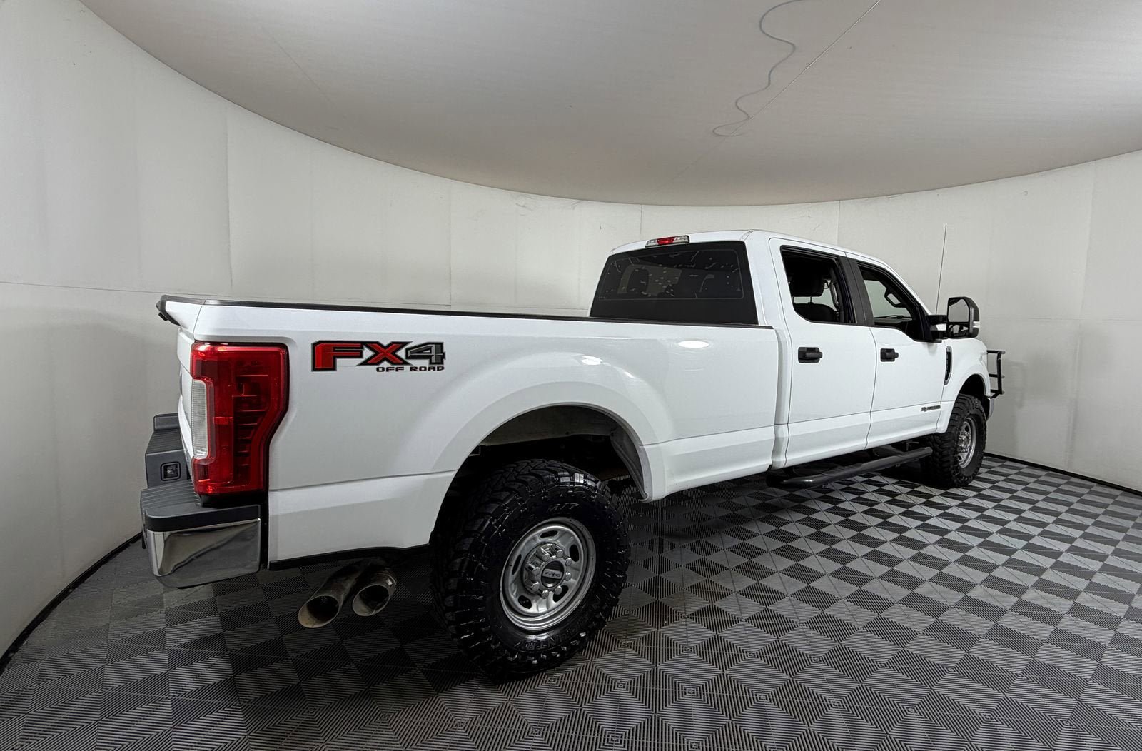 Used 2019 Ford F250 XL w/ Power Equipment Group AWD/4WD image 4