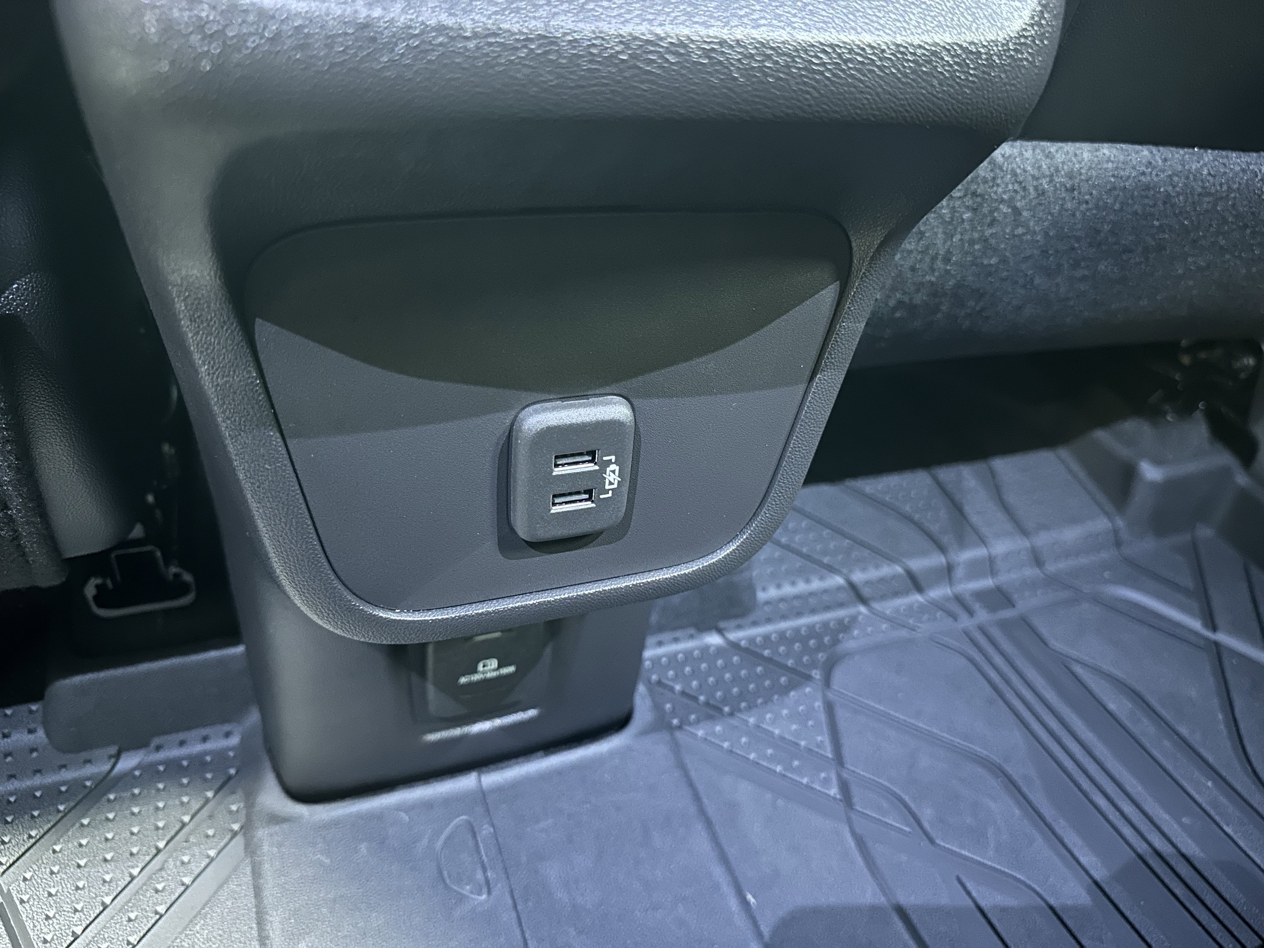 Used 2024 Chevrolet Equinox Premier image 20