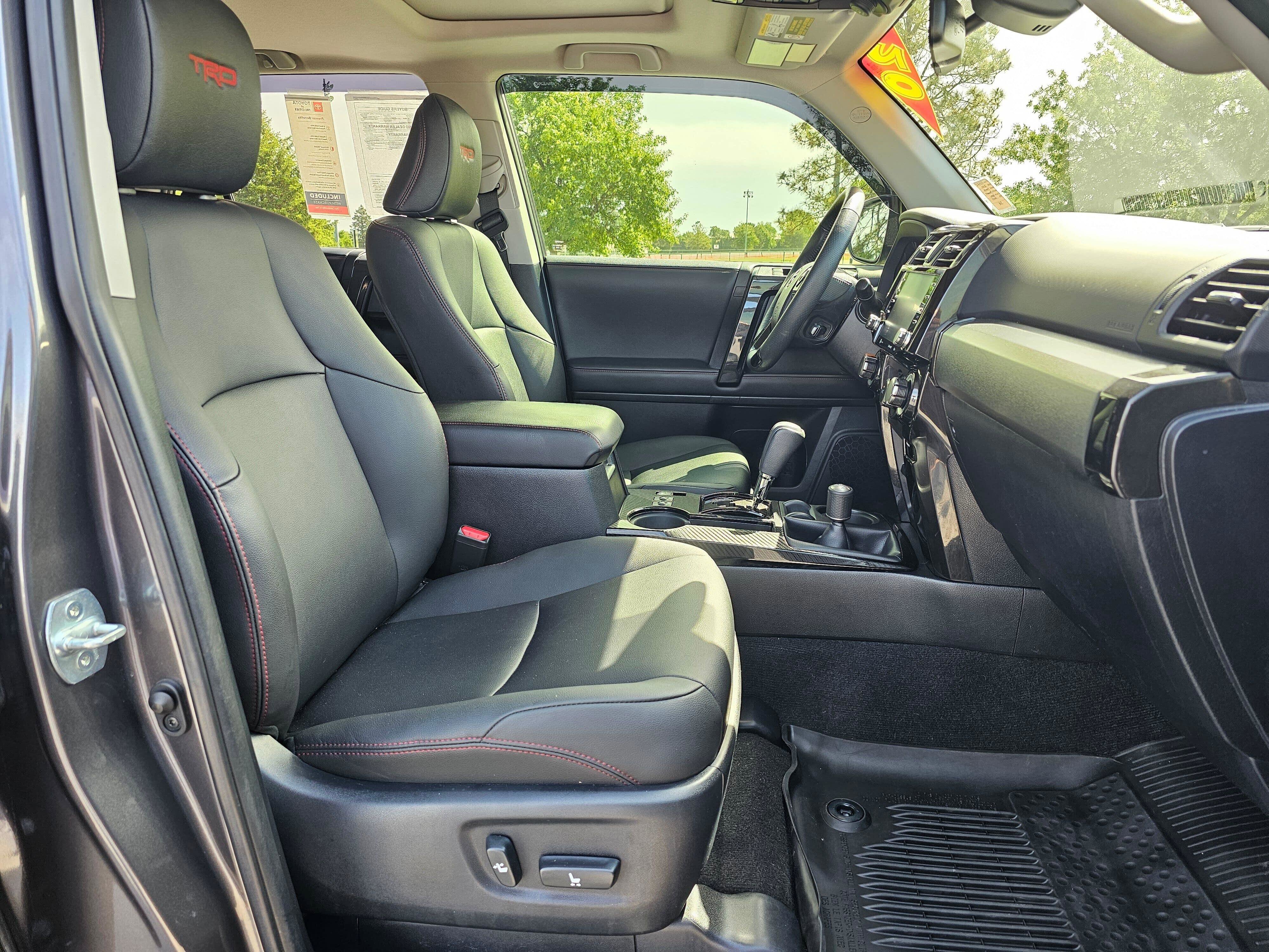 Used 2020 Toyota 4Runner Venture w/ Moonroof Package AWD/4WD image 10