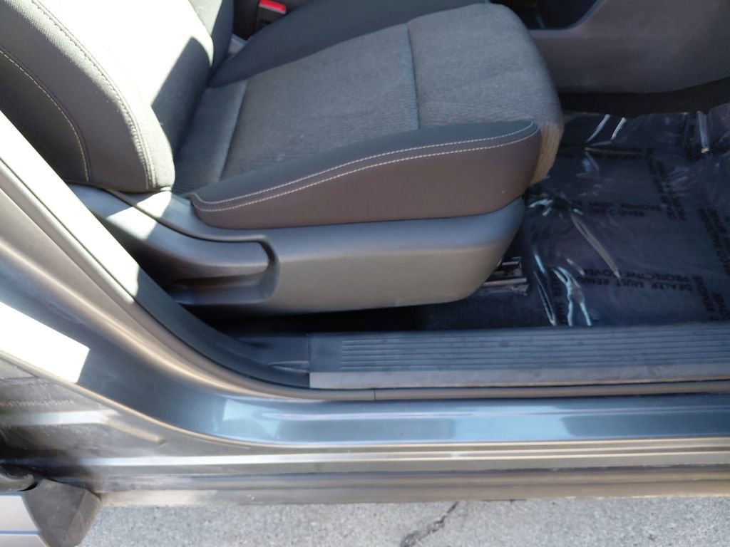 Used 2024 Nissan Rogue SV image 17