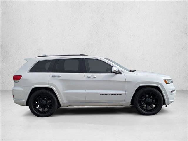 Used 2017 Jeep Grand Cherokee Overland w/ Jeep Active Safety Group AWD/4WD image 4