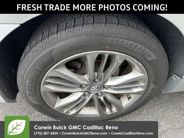 Used 2017 Toyota Camry SE w/ Four Season Floor Mat Package image 8