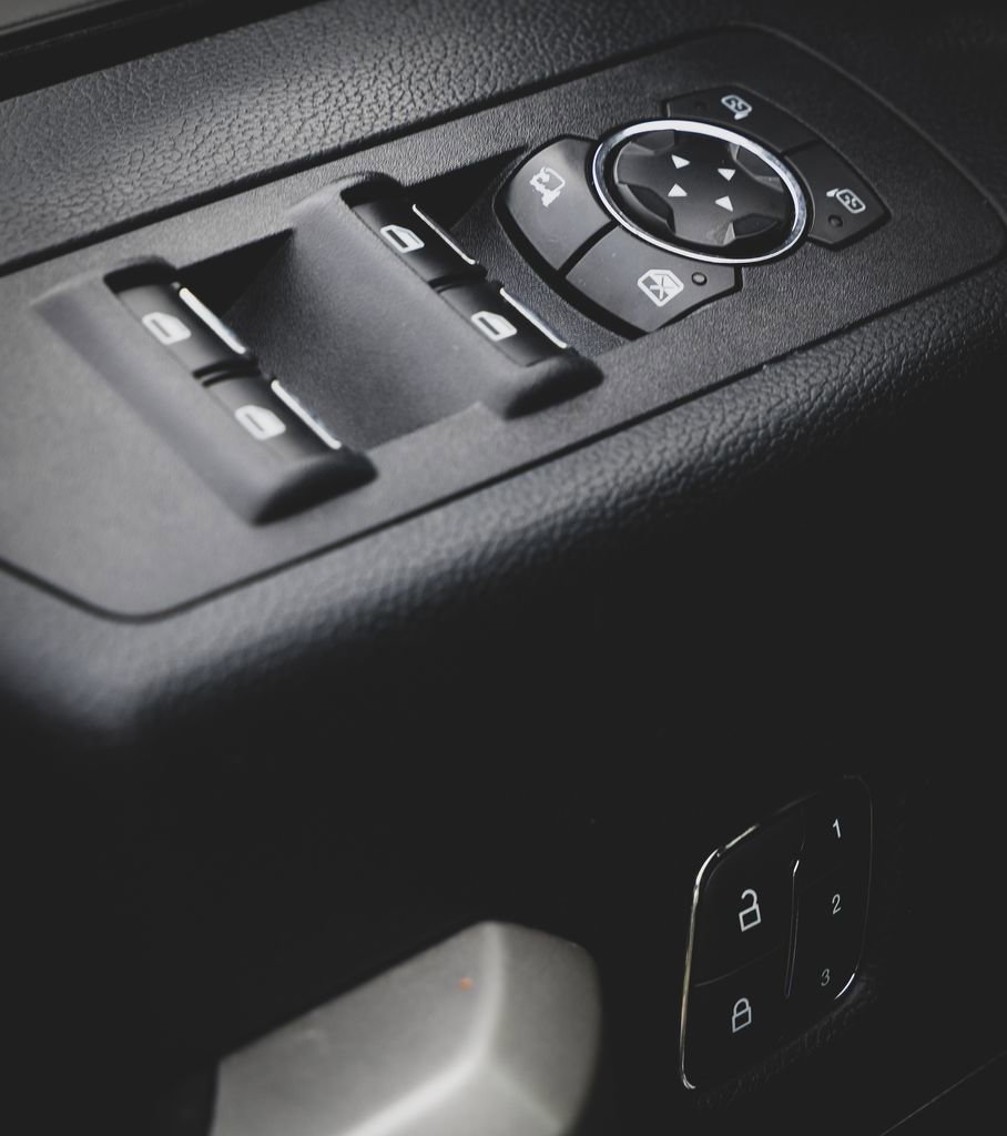 Used 2018 Ford F150 Lariat image 19