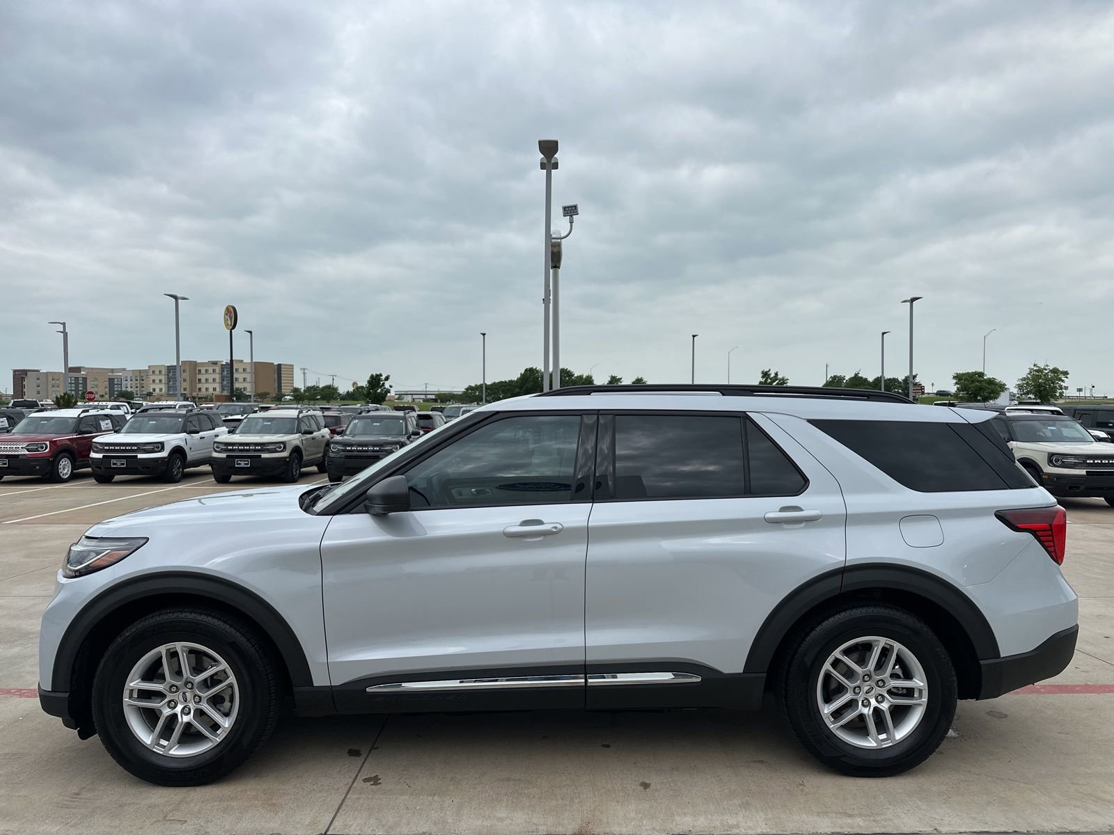 New 2025 Ford Explorer Active w/ Active Comfort Package RWD image 5
