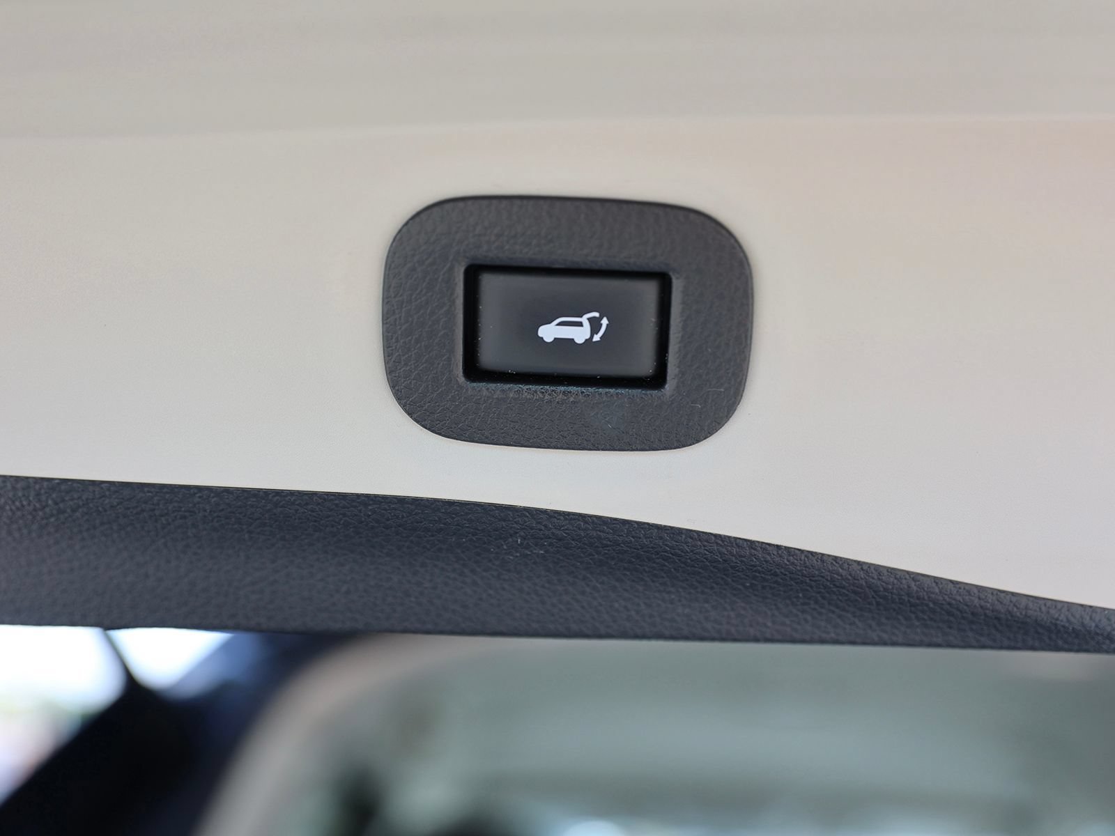 Used 2018 Nissan Rogue SV AWD/4WD image 14