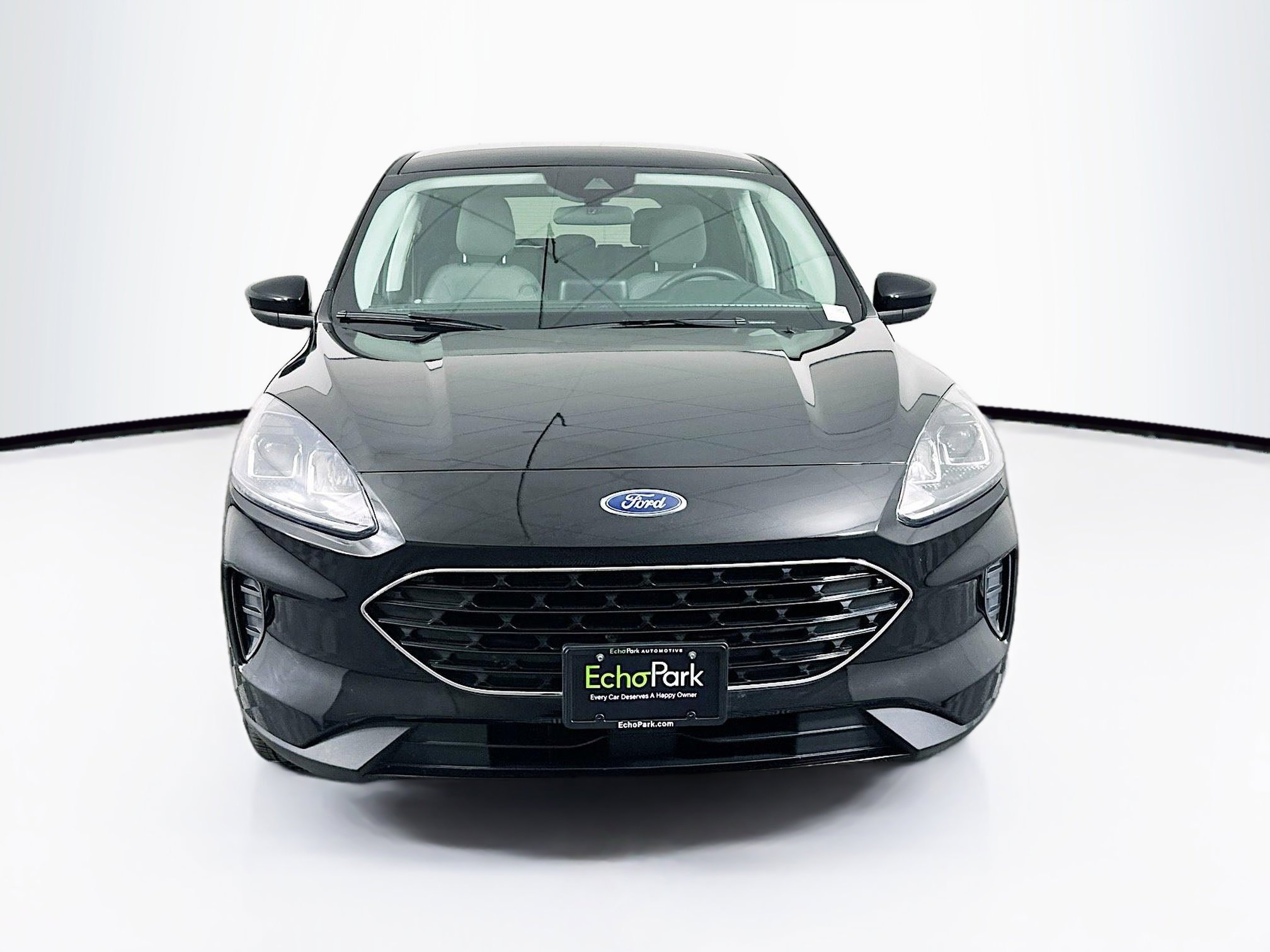 Used 2022 Ford Escape SE w/ SE Sport Appearance Package image 2