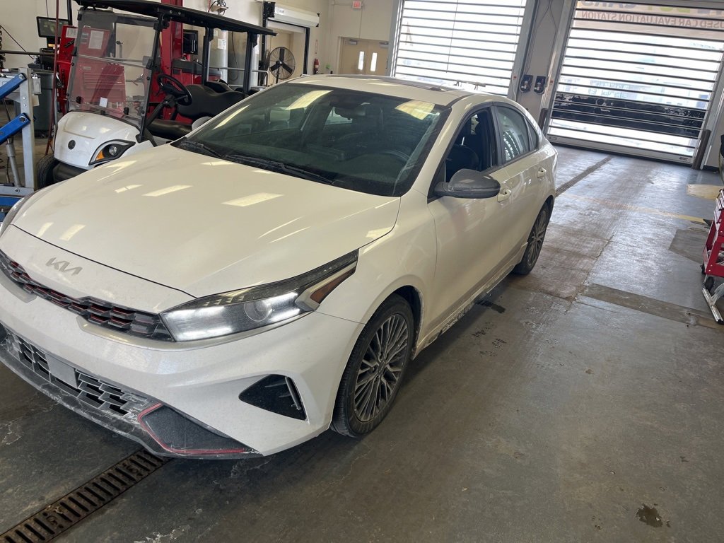 Used 2024 Kia Forte GT-Line w/ GT-Line Premium Package image 2