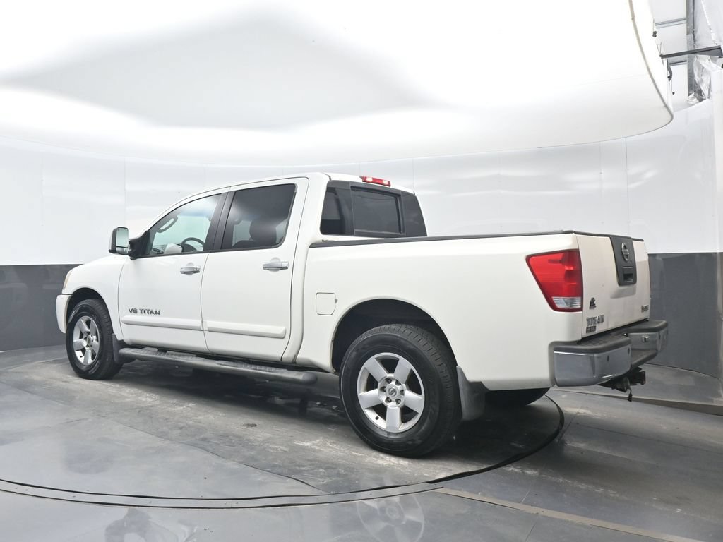 Used 2005 Nissan Titan SE w/ (T01) Tow Pkg AWD/4WD image 4