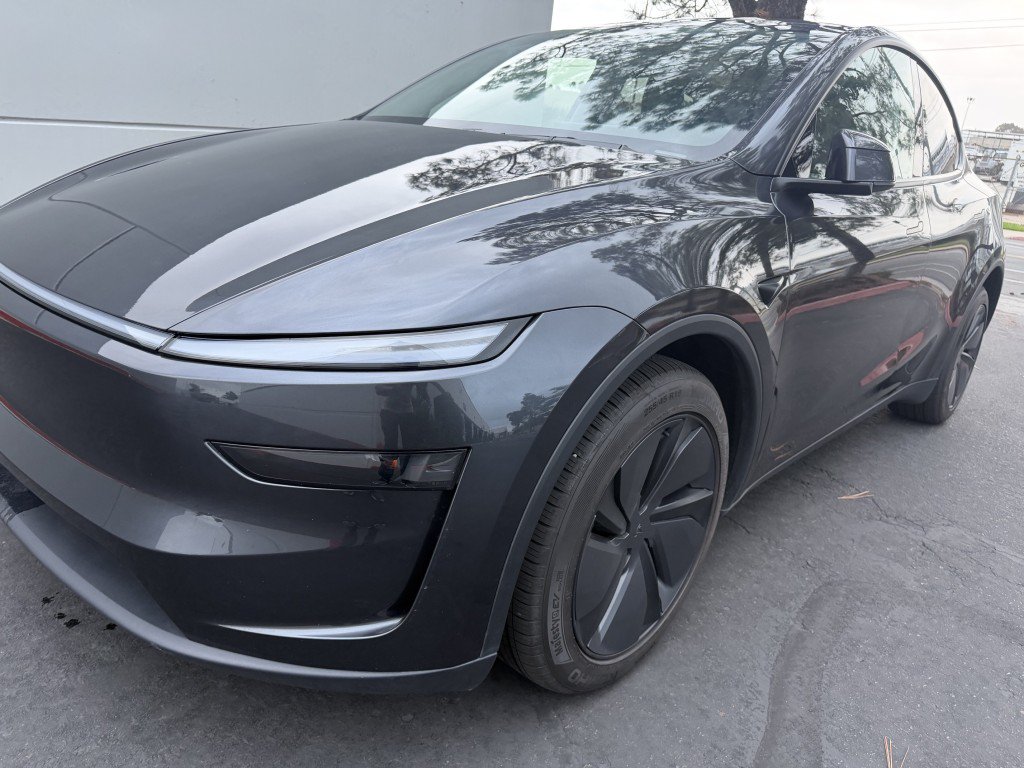 Used 2026 Tesla Model Y Long Range RWD image 5