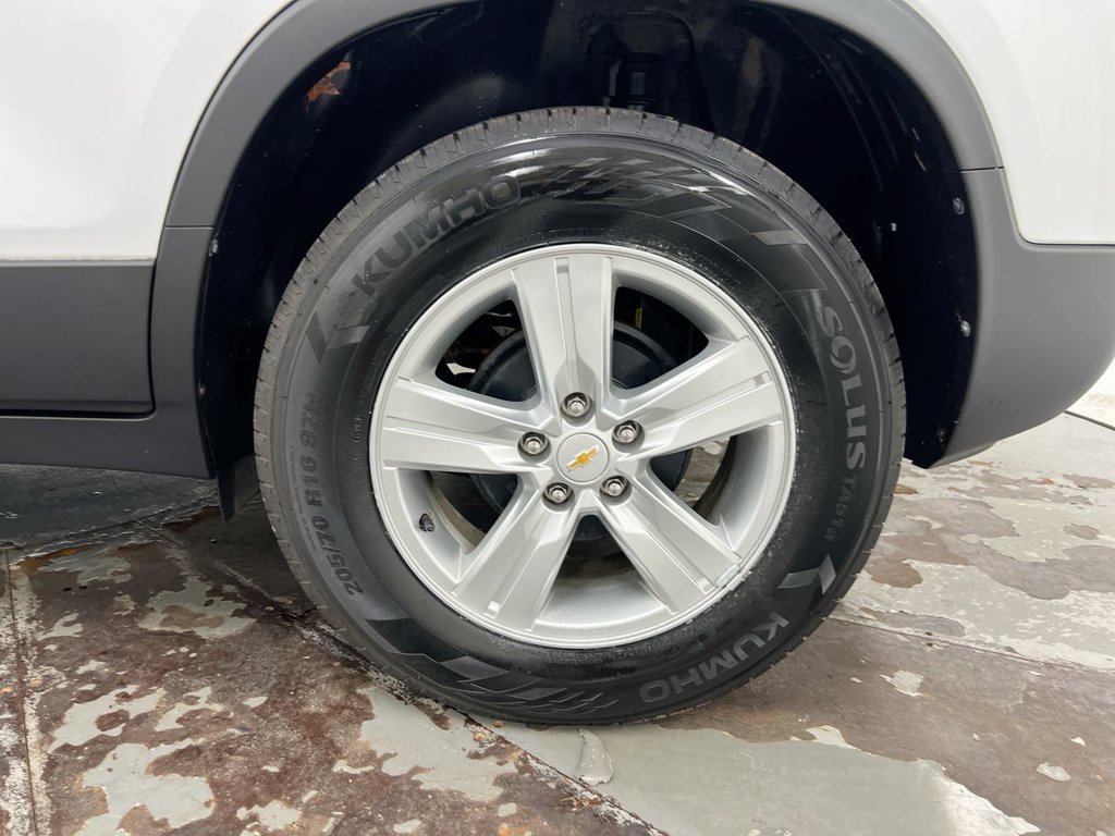 Used 2020 Chevrolet Trax LS FWD image 26