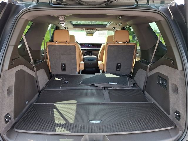 Used 2025 Cadillac Escalade Premium Luxury w/ Touring Package image 31