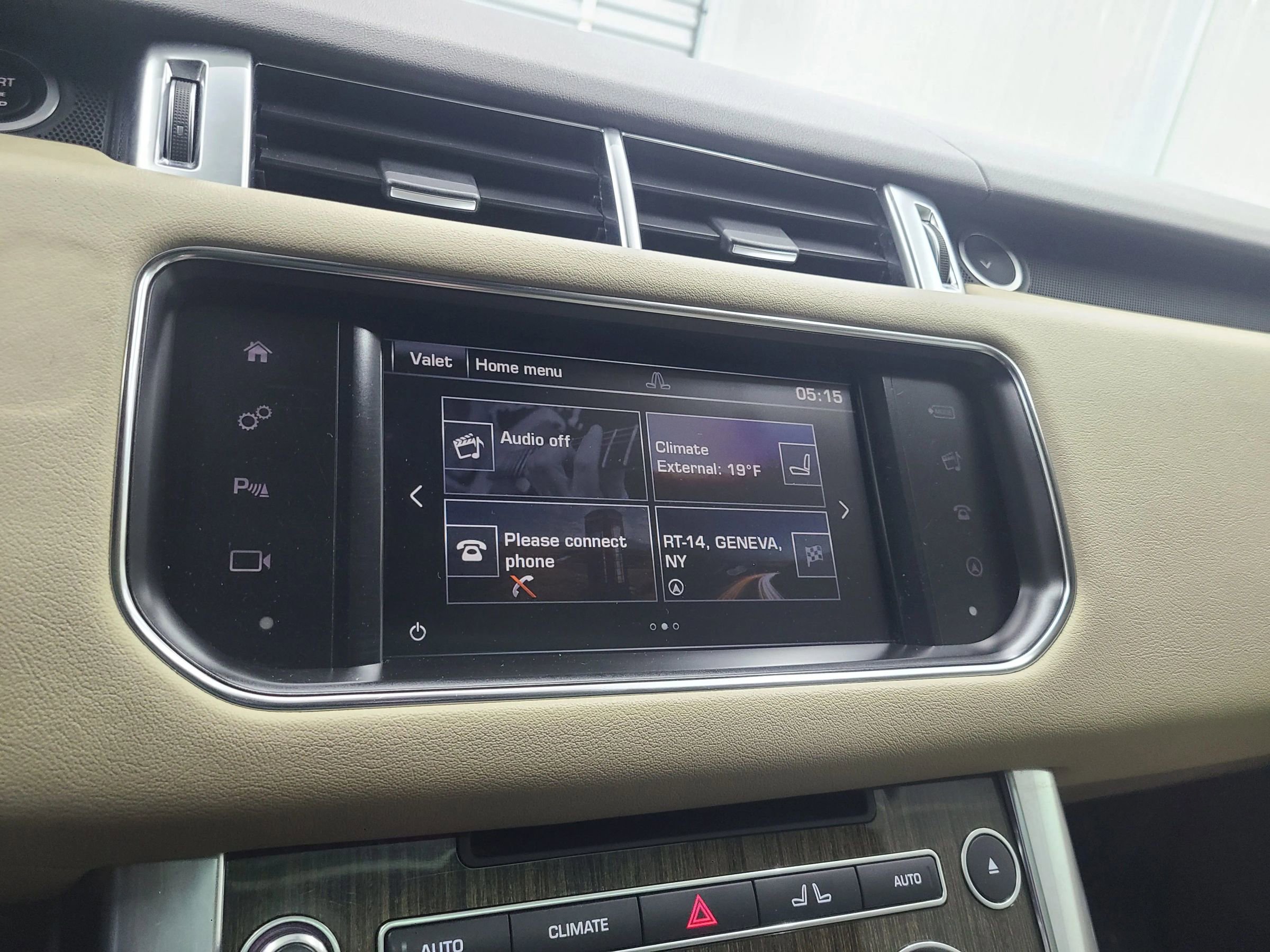 Used 2016 Land Rover Range Rover Sport HSE image 33