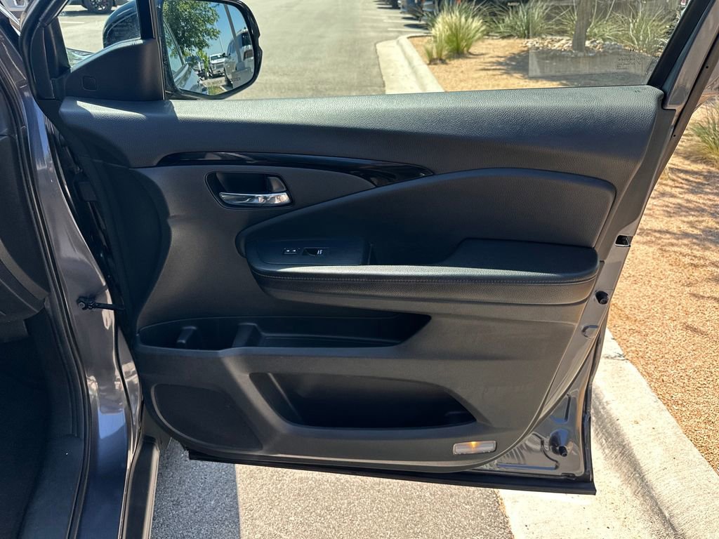 Used 2019 Honda Pilot Touring image 35