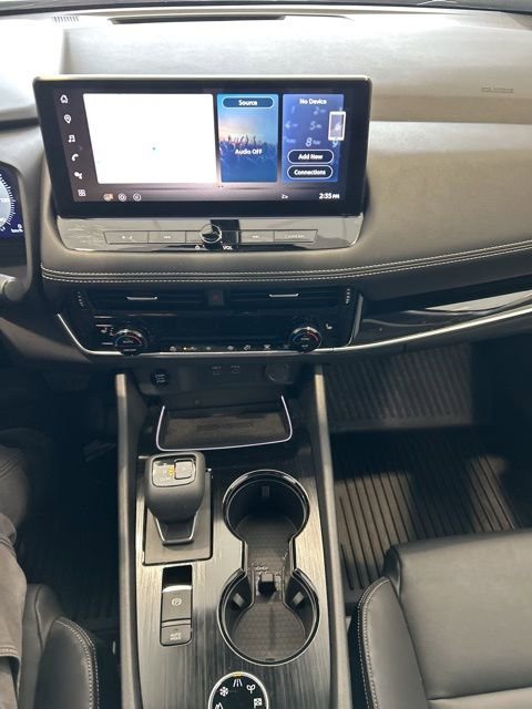 Used 2024 Nissan Rogue SL image 12