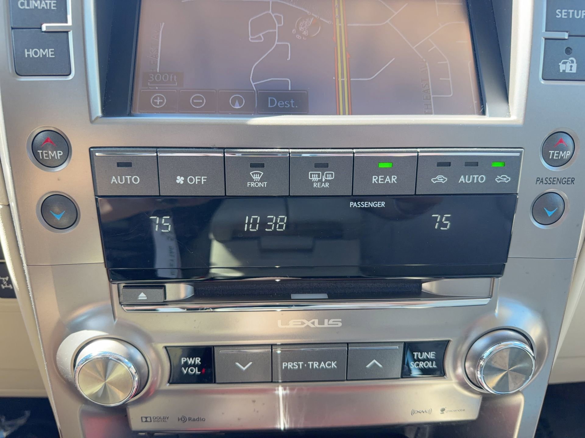 Used 2014 Lexus GX 460 w/ Premium Package AWD/4WD image 23