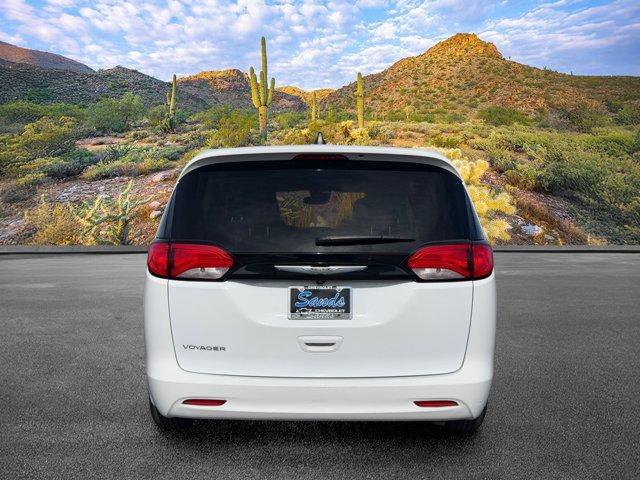 Used 2023 Chrysler Voyager LX FWD image 6